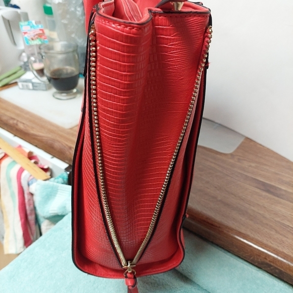 ALDO Candy Apple Red Tote Bag Purse - Picture 4 of 16